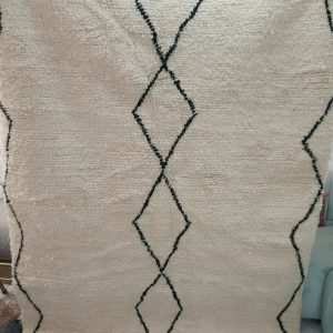 Alluring Moroccan Design: Handwoven Berber Carpet with Linked Diamond Pattern, White Cream, black diamonds
