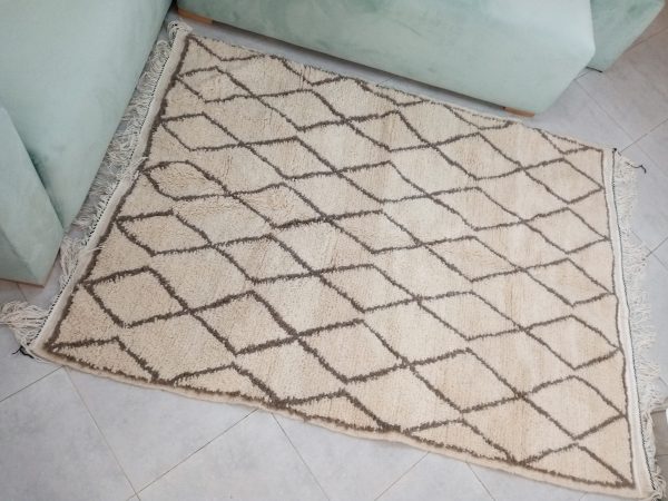 Traditional Berber Grace: A Handmade Moroccan Diamond Pattern Carpet
